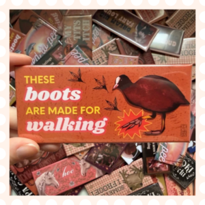 Przypinka 54×120 mm These boots are made for walking