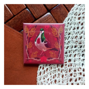 Przypinka 50×50 mm Wyspiarek brązowoskrzydły