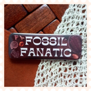 Przypinka 25×70 mm Fossil fanatic