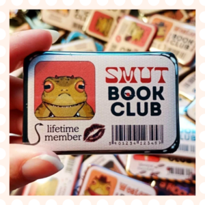 Przypinka 40x60mm Smut Book Club