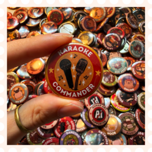 Przypinka 32 mm Karaoke Commander